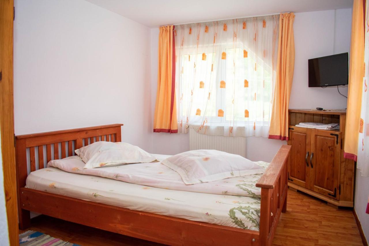 Liliana Lodge *